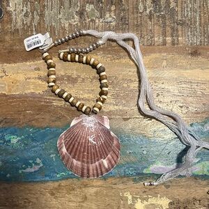 Free people sea shell Necklace NWT